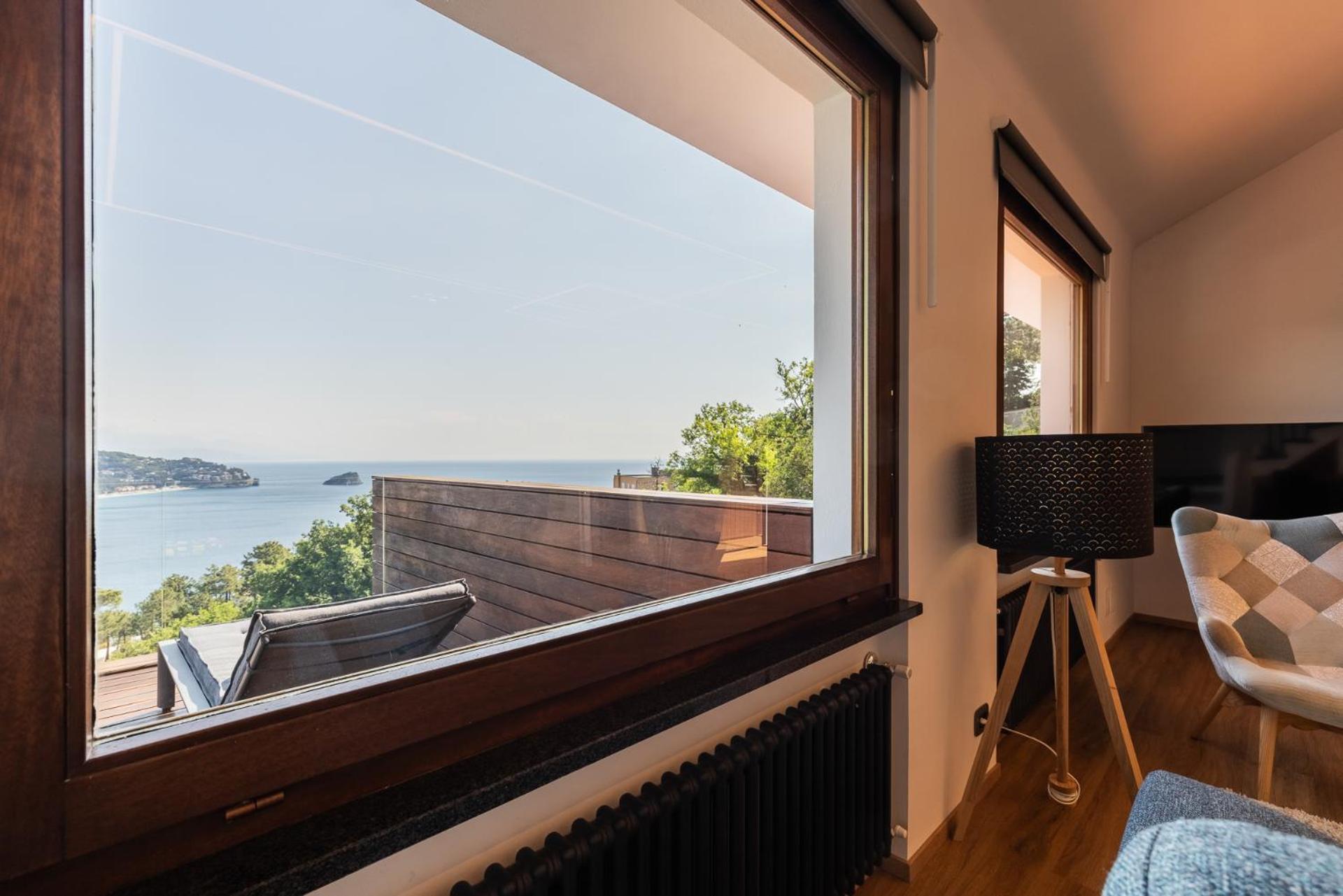 ノーリ Spettacolare Vista Isola Terrazza E Idromassaggioヴィラ エクステリア 写真